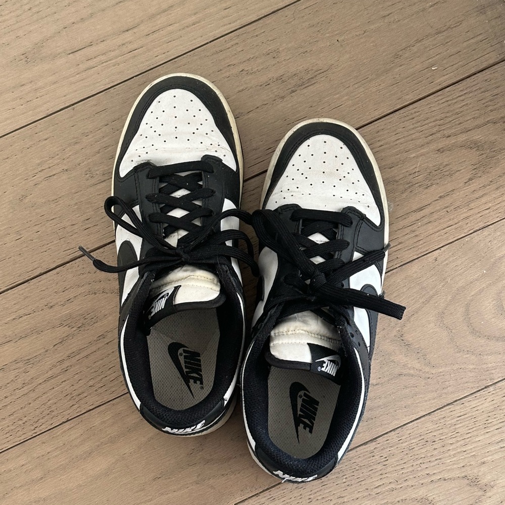 Nike Panda Dunks